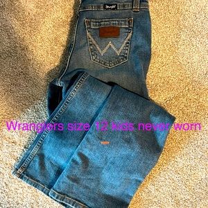 Never worn kids size 12 wranglers bootcut girls